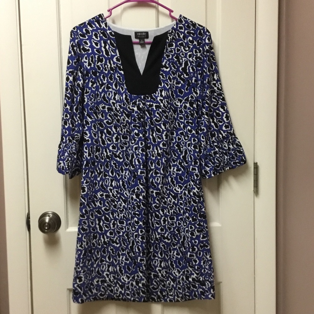 NICOLE by NICOLE MILLER Size 4 Dress Cute Sleeves